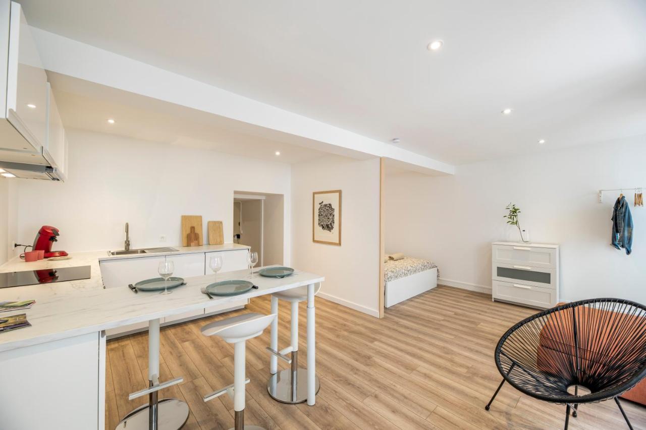 Quartier Du Chateau, Superbe Appartement Avec Parking Pau Bagian luar foto