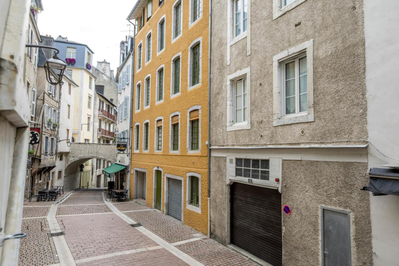 Quartier Du Chateau, Superbe Appartement Avec Parking Pau Bagian luar foto