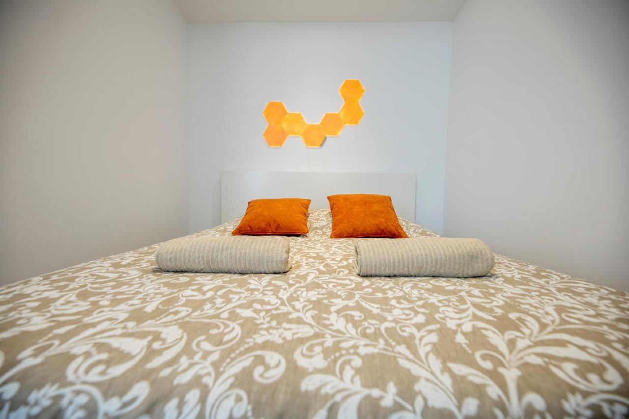 Quartier Du Chateau, Superbe Appartement Avec Parking Pau Bagian luar foto
