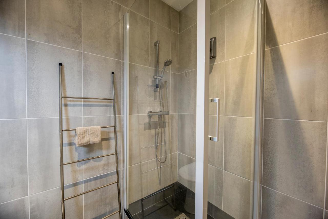 Quartier Du Chateau, Superbe Appartement Avec Parking Pau Bagian luar foto