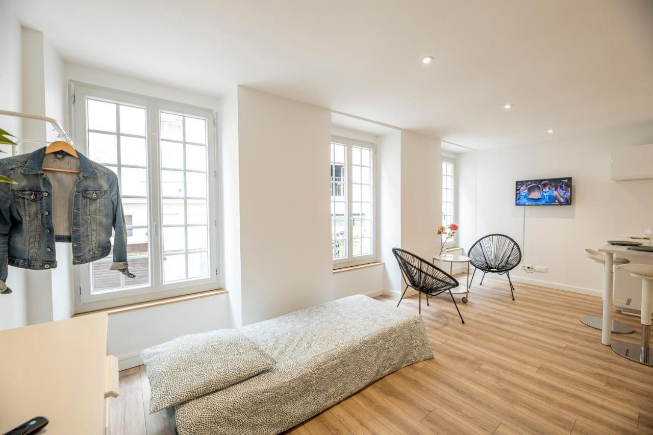Quartier Du Chateau, Superbe Appartement Avec Parking Pau Bagian luar foto