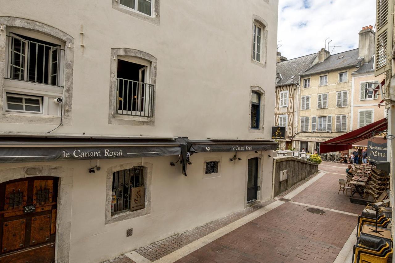 Quartier Du Chateau, Superbe Appartement Avec Parking Pau Bagian luar foto