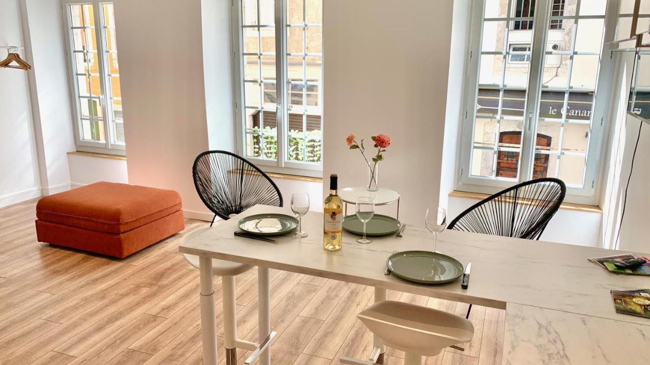 Quartier Du Chateau, Superbe Appartement Avec Parking Pau Bagian luar foto